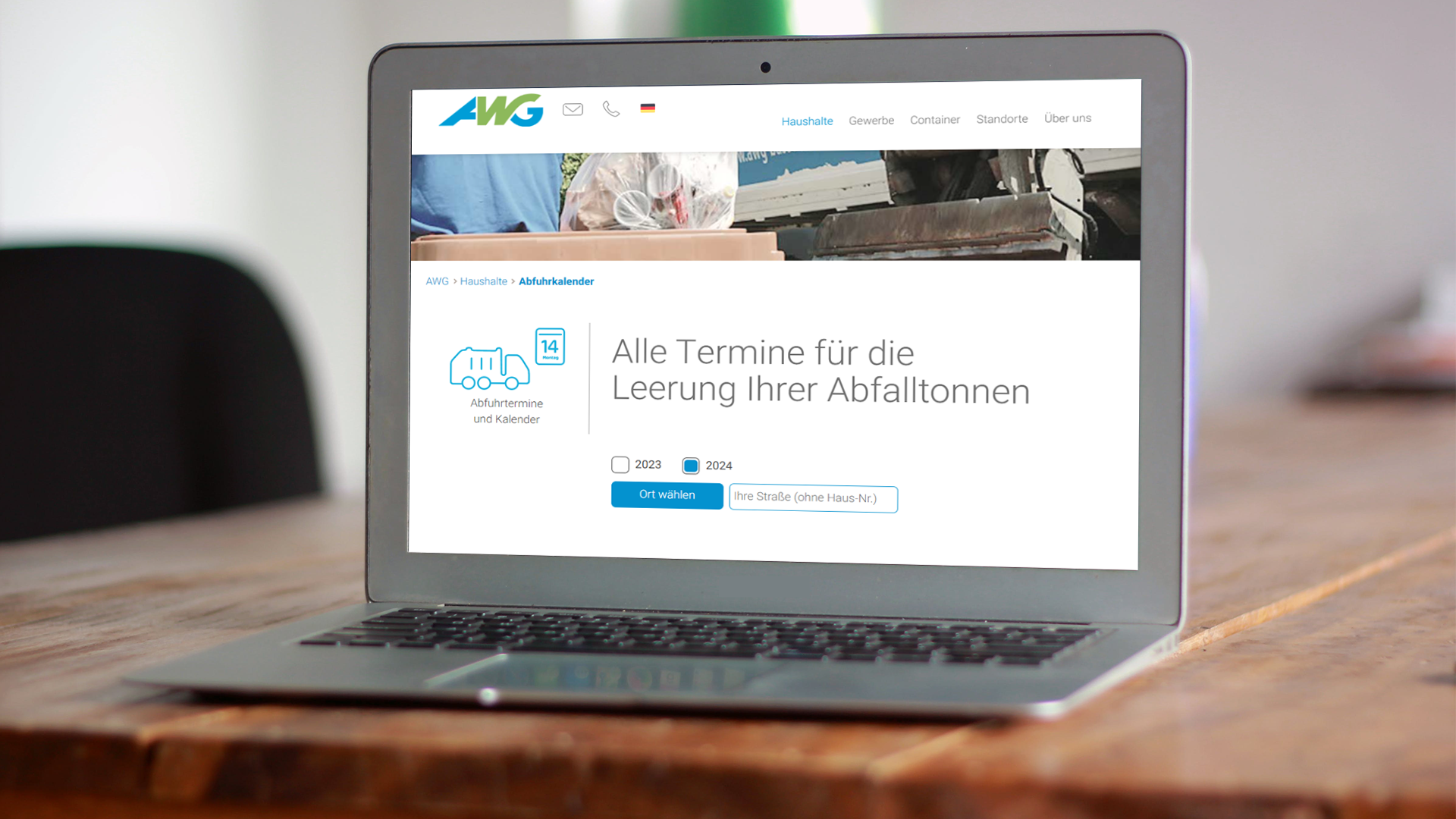Laptop, der die Website für den AWG Abfuhrkalender zeigt
